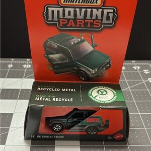 Mattel Matchbox moving parts Mitsubishi Pajero Die-cast 1:64